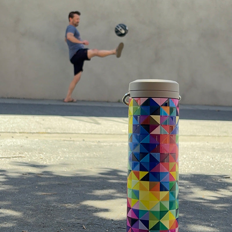 20oz-tkwide-with-twist-cap-mosaic-s4 20oz_tkwide_bottle_seasonal_mosaic_soccerball_player_square.jpg