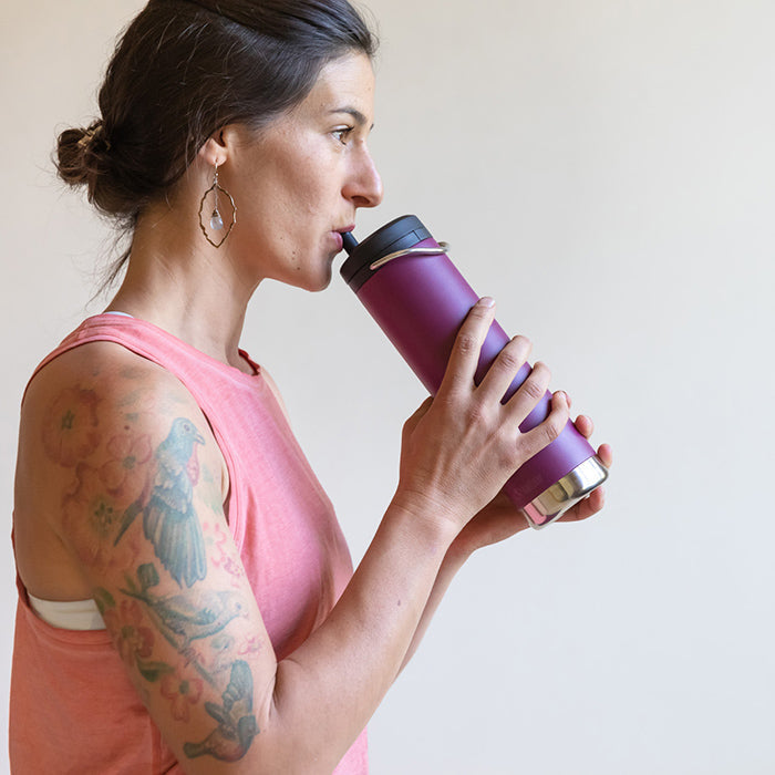tkwide-twist-cap-with-straw-kit-u6 K20TKWPT-PP-T-TWIST-straw_cap_drinking_yoga_lifestyle_64bb08ca-98d0-4e89-83fd-b166cda65ccd.jpg