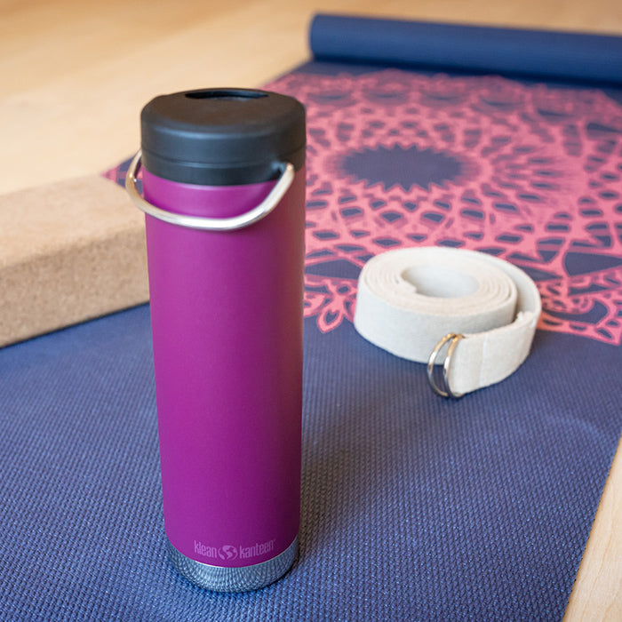 tkwide-twist-cap-with-straw-kit-u6 K20TKWPT-PP-T-TWIST-yoga_bottle_closed_lifestyle_a5ac6535-9c60-42bb-86fe-b94b5cef2b68.jpg