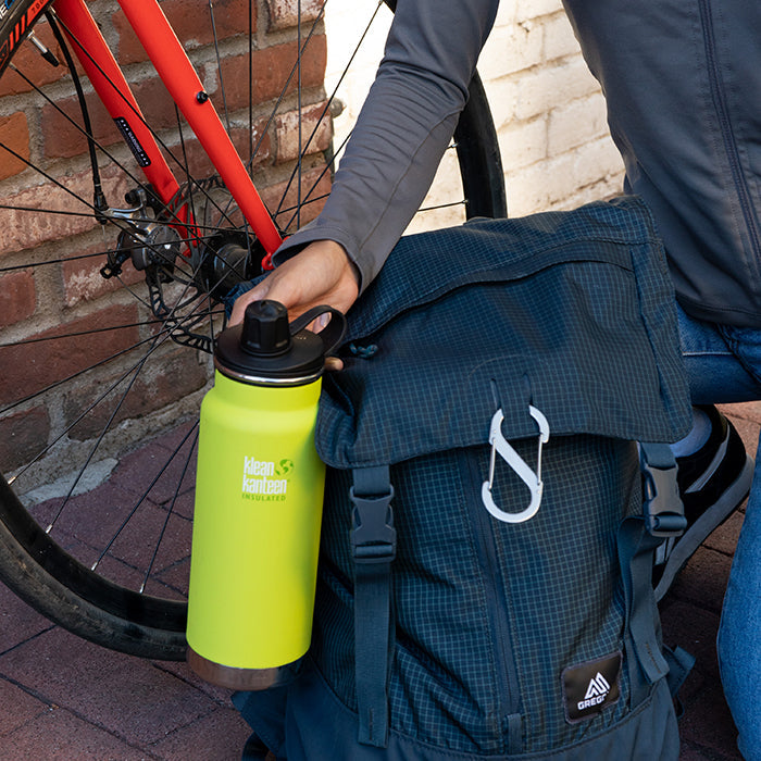 tkwide-chug-cap-i1 K32TKWSSL-JP-Bottle-Biking-Chug-Cap-lifestyle.jpg
