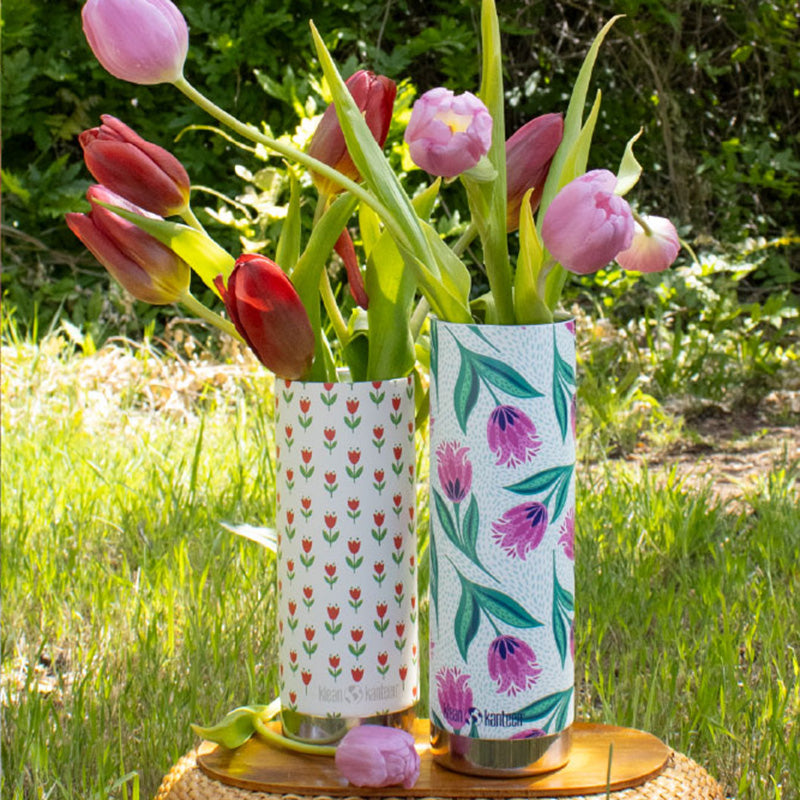 16oz-tkwide-with-cafe-red-tulips-m7 bottles_seasonal_spring_flowers_2_square.jpg