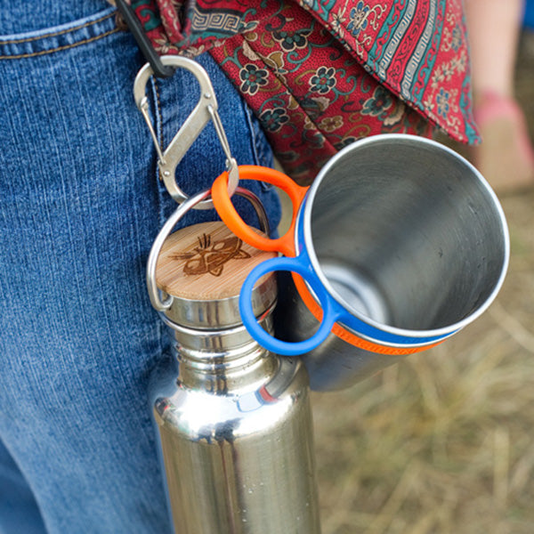 steel-s-biner-3-k6 carabiner_steel_clip_bottle_lifestyle_f9a2dad1-cd06-4894-b3ff-13476b2b5a87.jpg