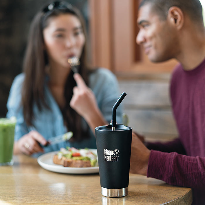 straw-2-pack-black-sale-i6 coffee-tumbler-metal_straw_lifestyle.jpg