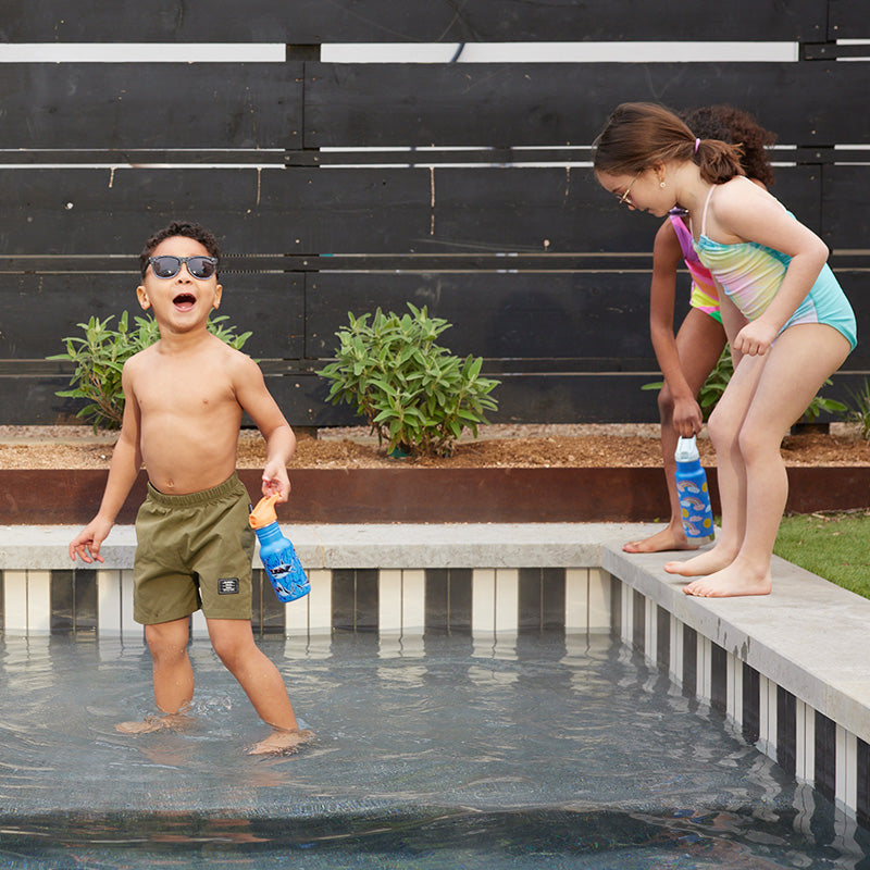 12oz-kid-s-classic-with-flip-seal-sport-cap-d0 kid_sport_flip_seal_12oz_boy_pool_square.jpg