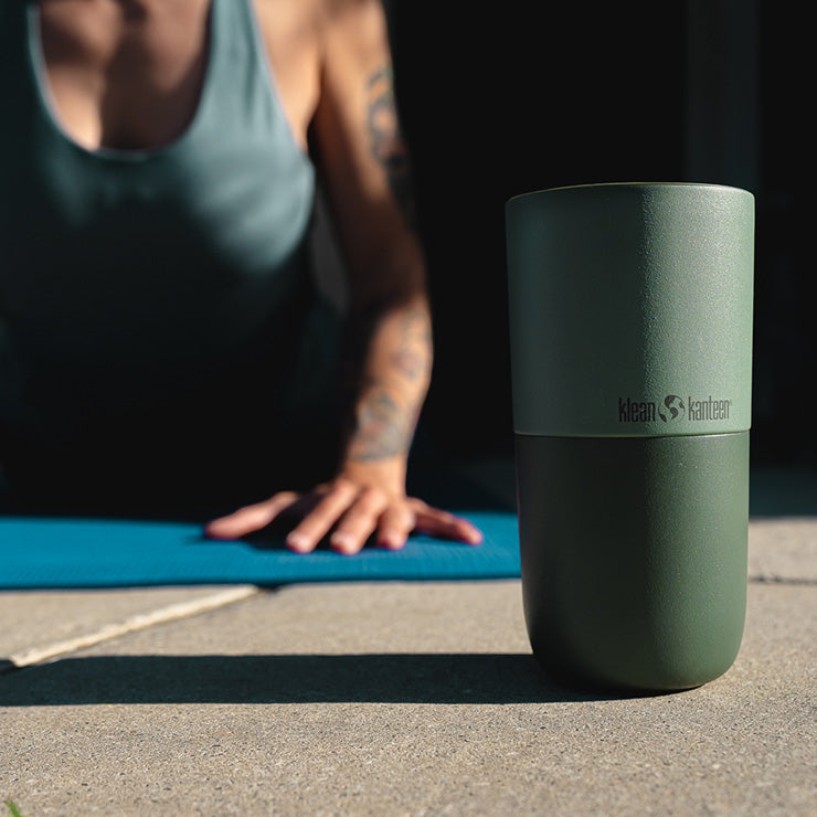 smoothie-set-a6 smoothie_kit_rise_tumbler_seaspray_closeup.jpg
